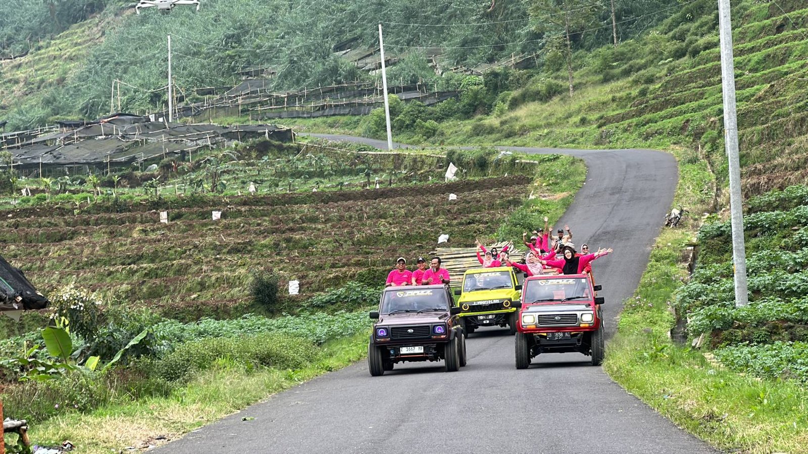 Video Paket Jeep Dieng